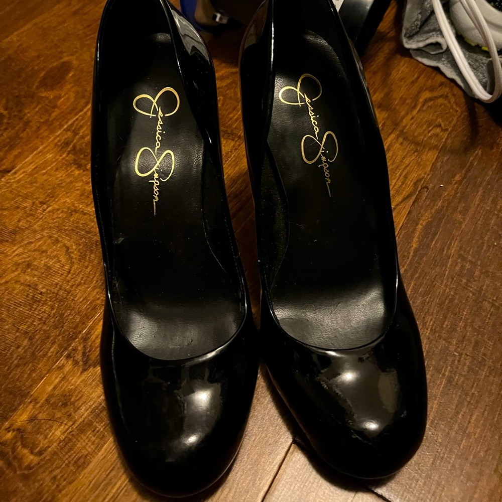 Black Jessica Simpson pumps